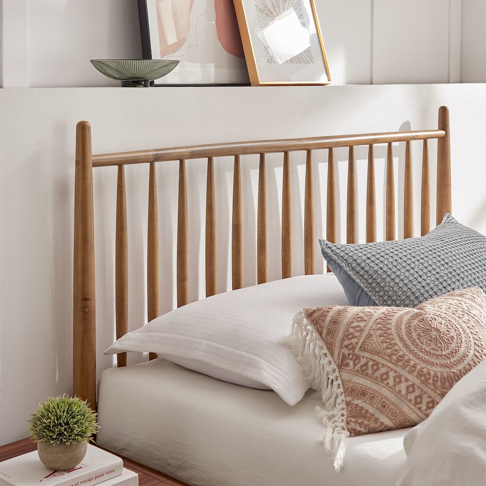 Zane Queen Size Spindle Bed