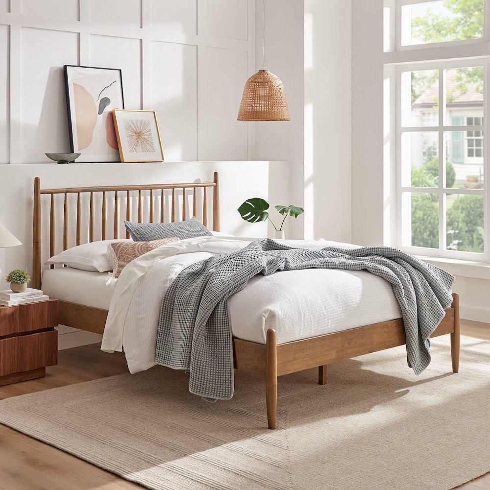 Zane Queen Size Spindle Bed