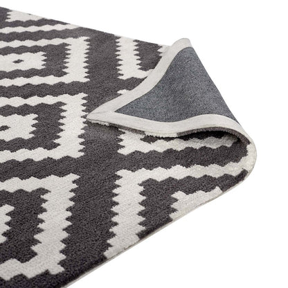 Alika Abstract Diamond Trellis 5x8 Area Rug