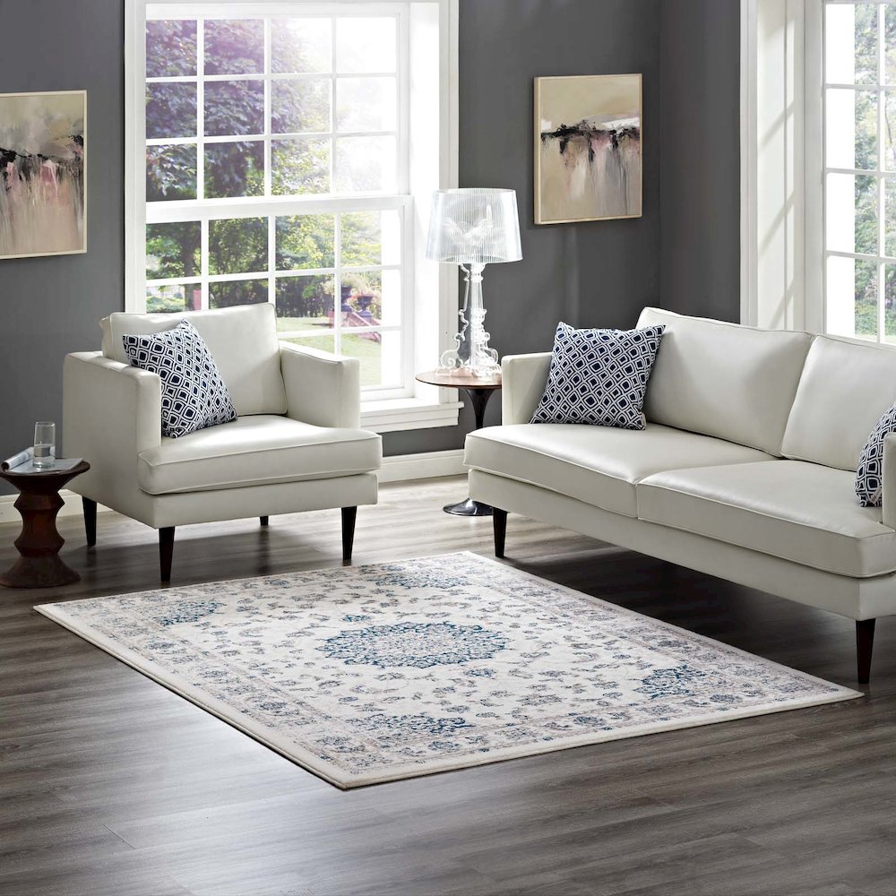 Lilja Distressed Vintage Medallion 5x8 Area Rug