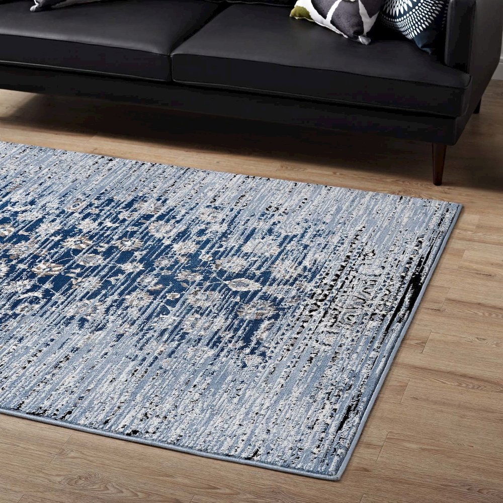 Chiara Distressed Floral Lattice Contemporary 5x8 Area Rug