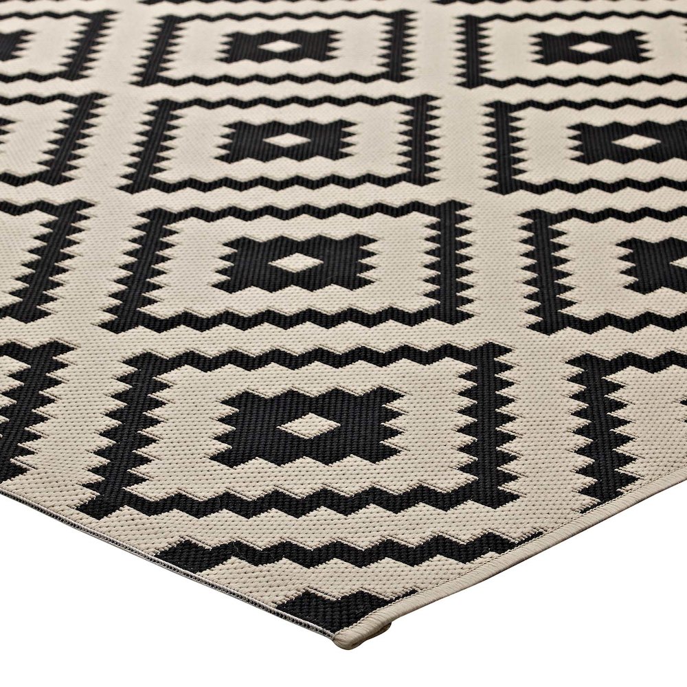 Perplex Geometric Diamond Trellis Indoor and Outdoor 5x8 Area Rug
