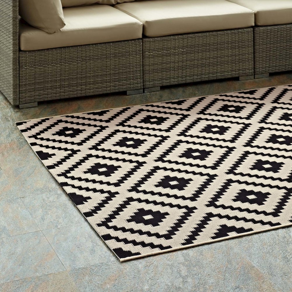 Perplex Geometric Diamond Trellis Indoor and Outdoor 5x8 Area Rug