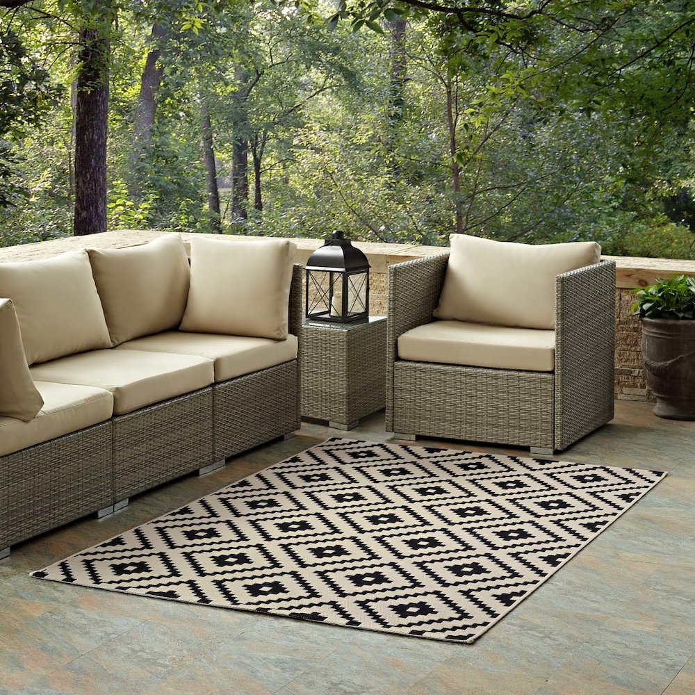 Perplex Geometric Diamond Trellis Indoor and Outdoor 5x8 Area Rug