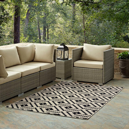 Perplex Geometric Diamond Trellis Indoor and Outdoor 5x8 Area Rug