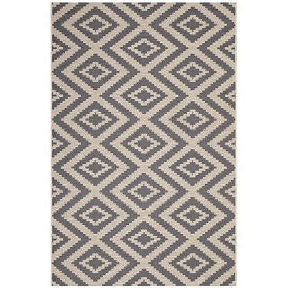 Jagged Geometric Diamond Trellis Indoor and Outdoor 5x8 Area Rug