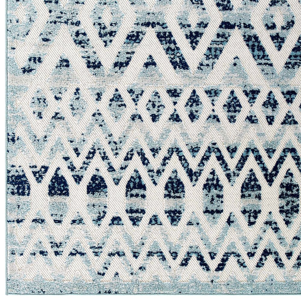 Tamako Diamond and Chevron Moroccan Trellis 5x8 Indoor / Outdoor Area Rug