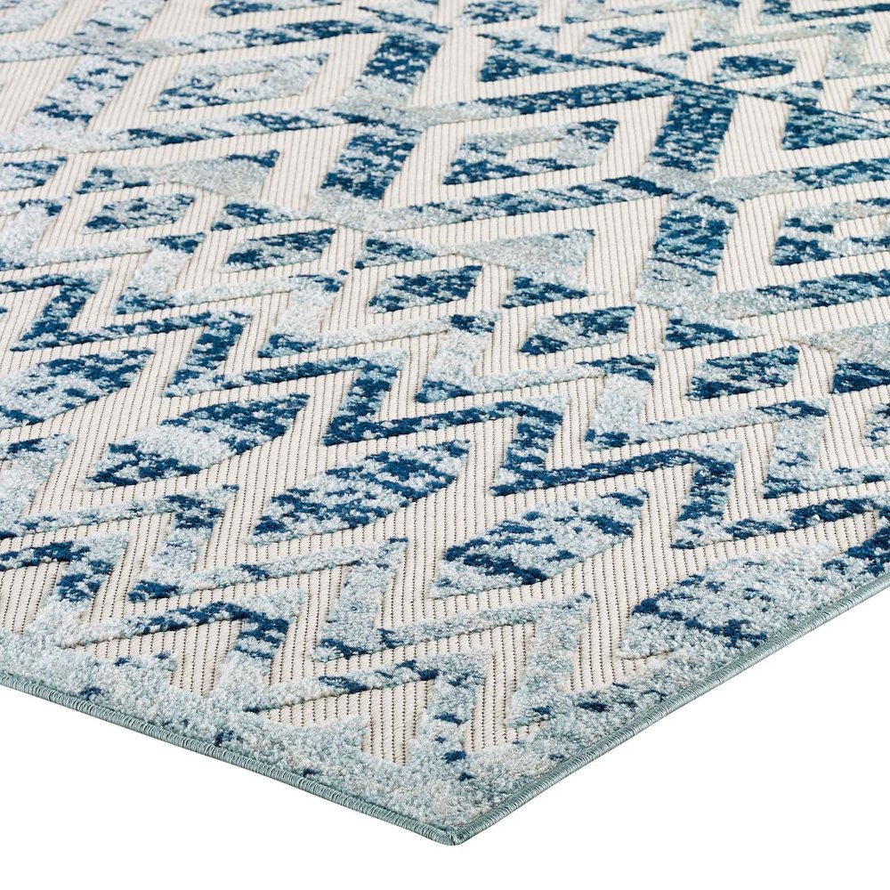 Tamako Diamond and Chevron Moroccan Trellis 5x8 Indoor / Outdoor Area Rug