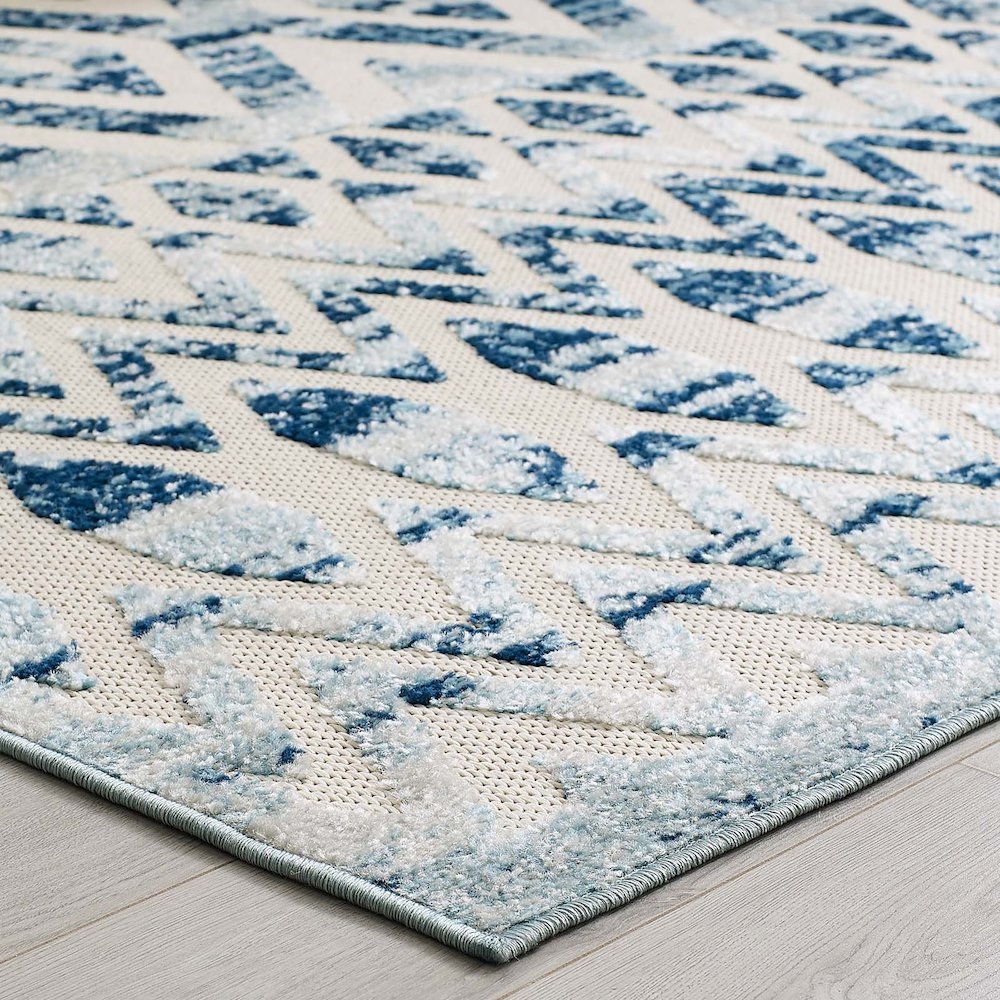 Tamako Diamond and Chevron Moroccan Trellis 5x8 Indoor / Outdoor Area Rug