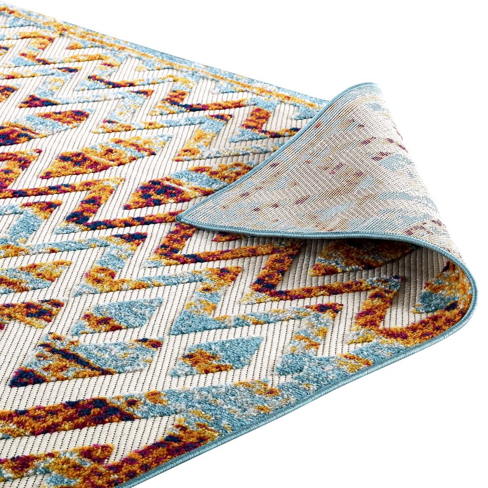 Tamako Diamond and Chevron Moroccan Trellis 5x8 Indoor / Outdoor Area Rug