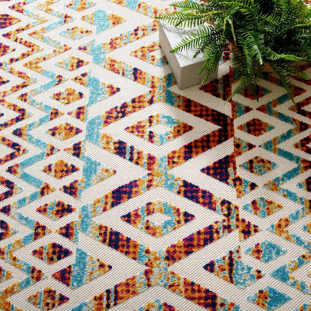 Tamako Diamond and Chevron Moroccan Trellis 5x8 Indoor / Outdoor Area Rug