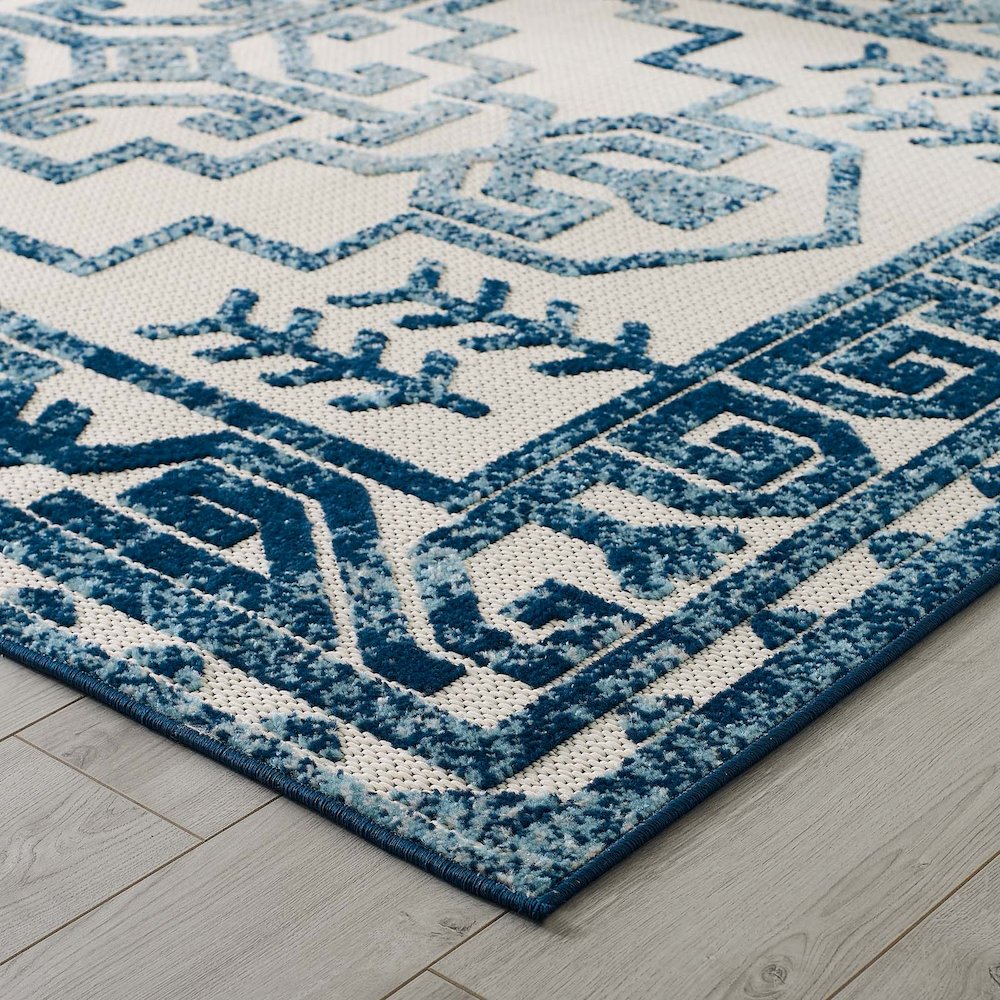 Nyssa Distressed Geometric Southwestern Aztec 8x10 Indoor/Outdoor Area Rug