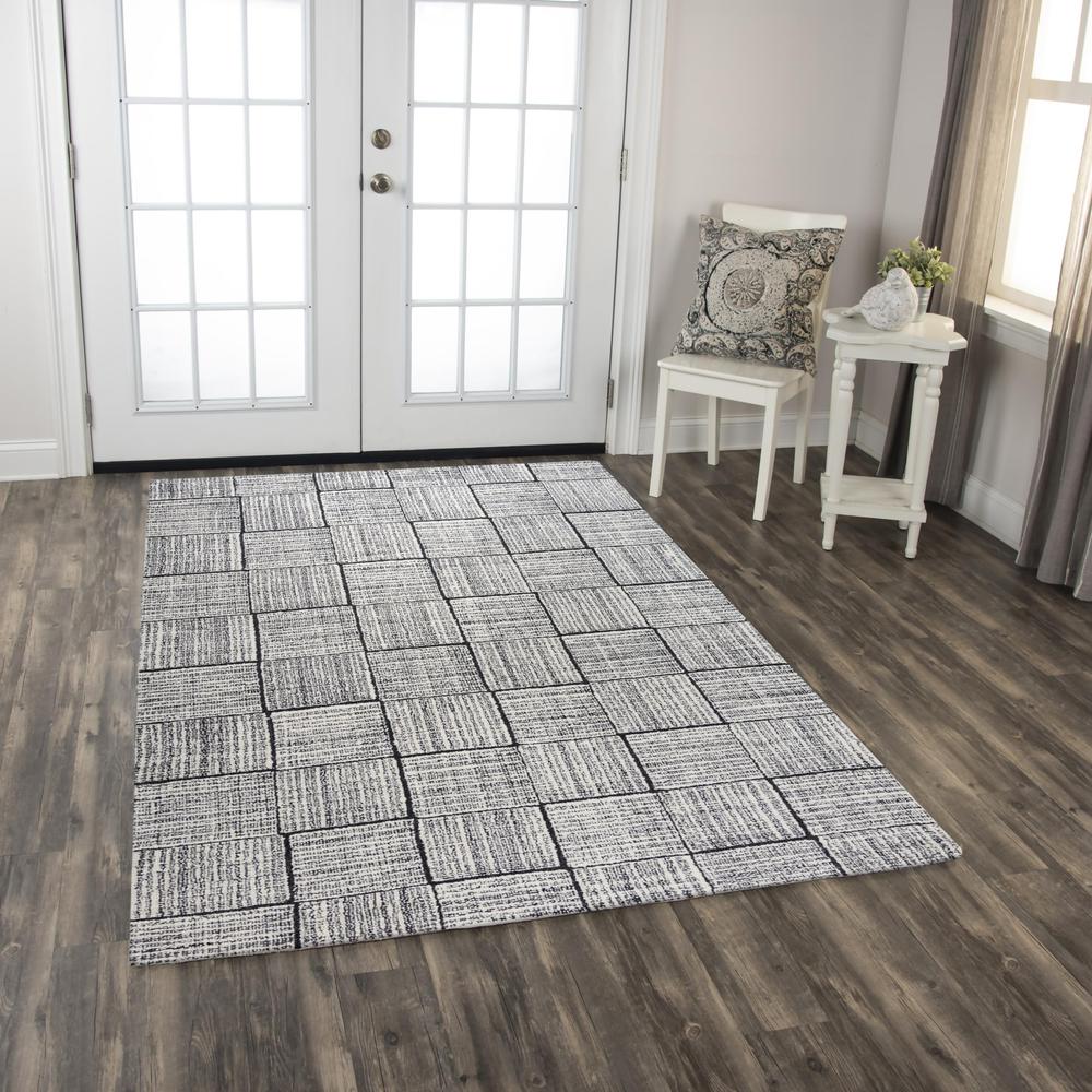 Hand Tufted Cut Pile Wool Rug, 5' x 7'6"