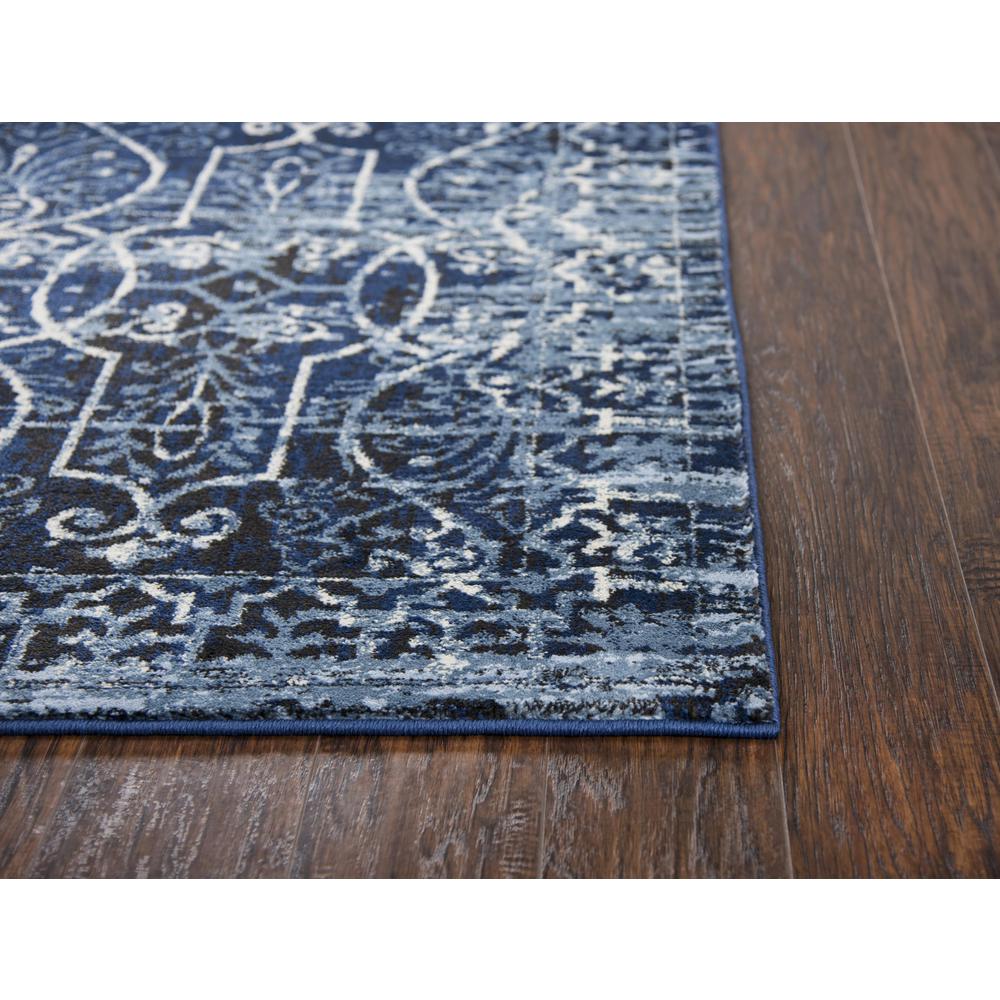 5' x 8' Machine-Made Rectangle Rug