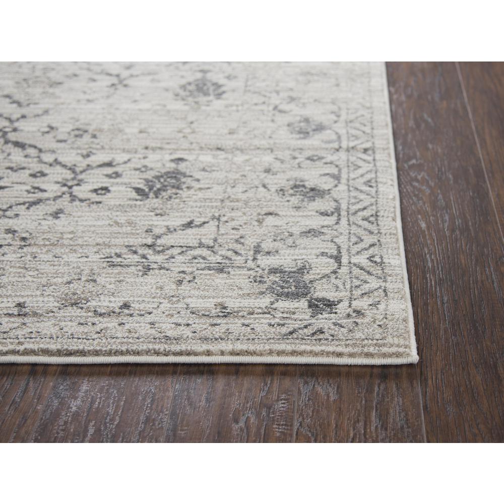 5' x 8' Machine-Made Rectangle Rug