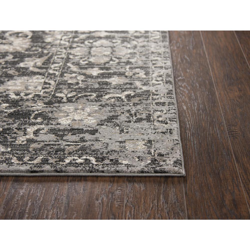 7' x 10' Machine-Made Rectangle Rug