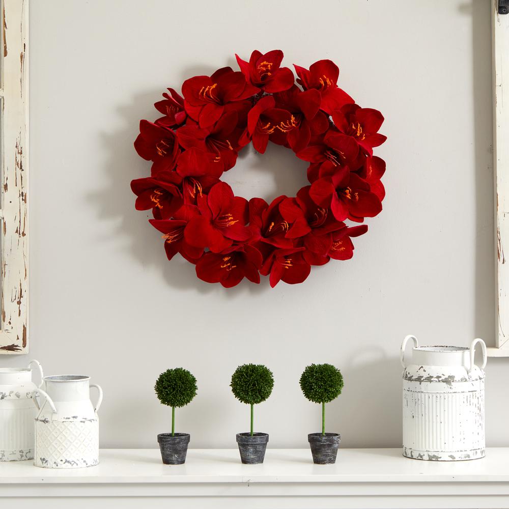 22in. Amaryllis Wreath