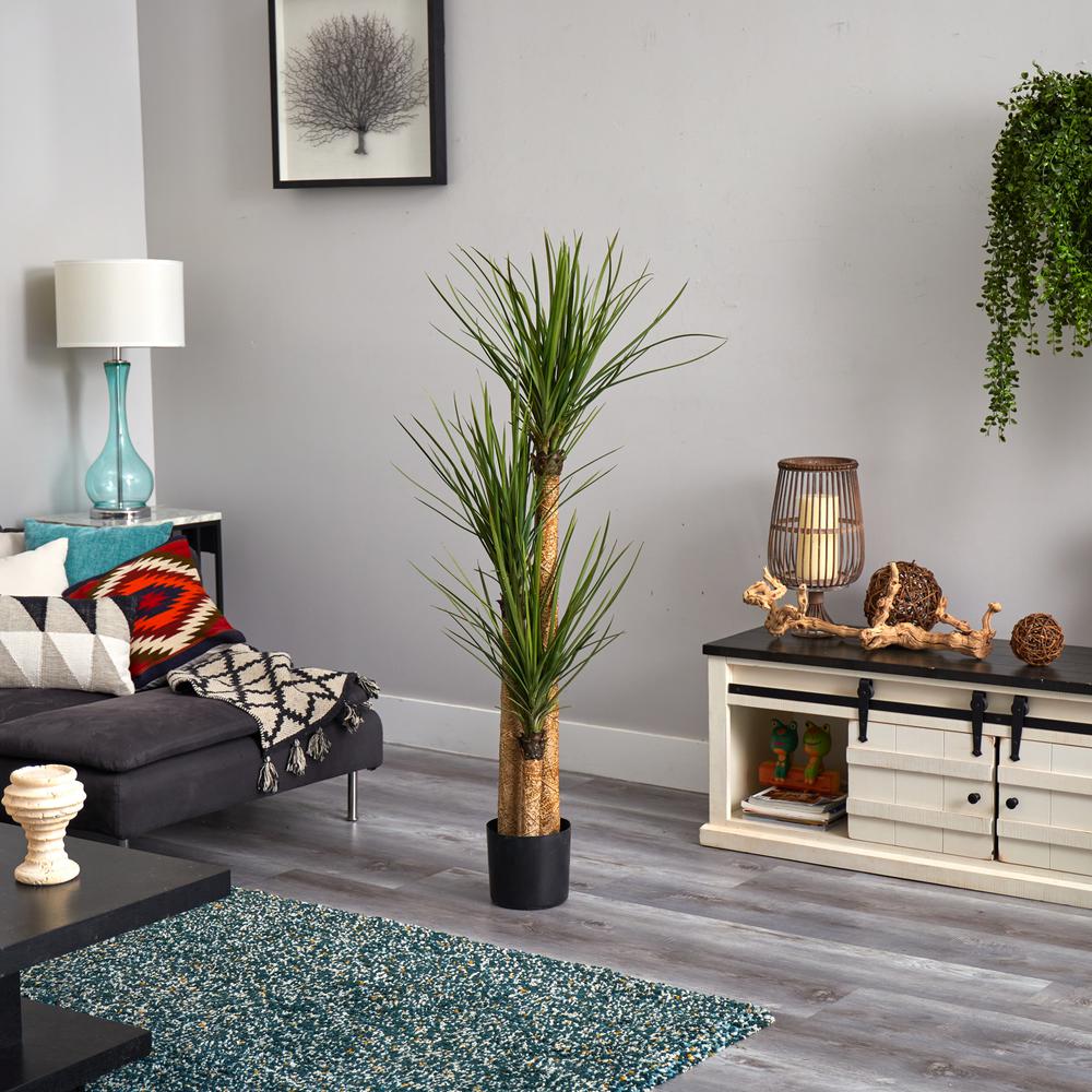 58.5in. Yucca Silk Tree