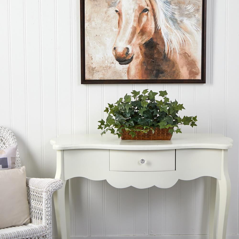 Puff Ivy with Ledge Basket
