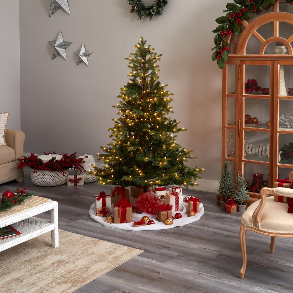 6ft. North Carolina Spruce Artificial Christmas Tree with 350 Clear Lights and 631 Bendable Branches