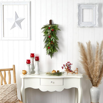 30in. Cedar and Berry Artificial Christmas Swag
