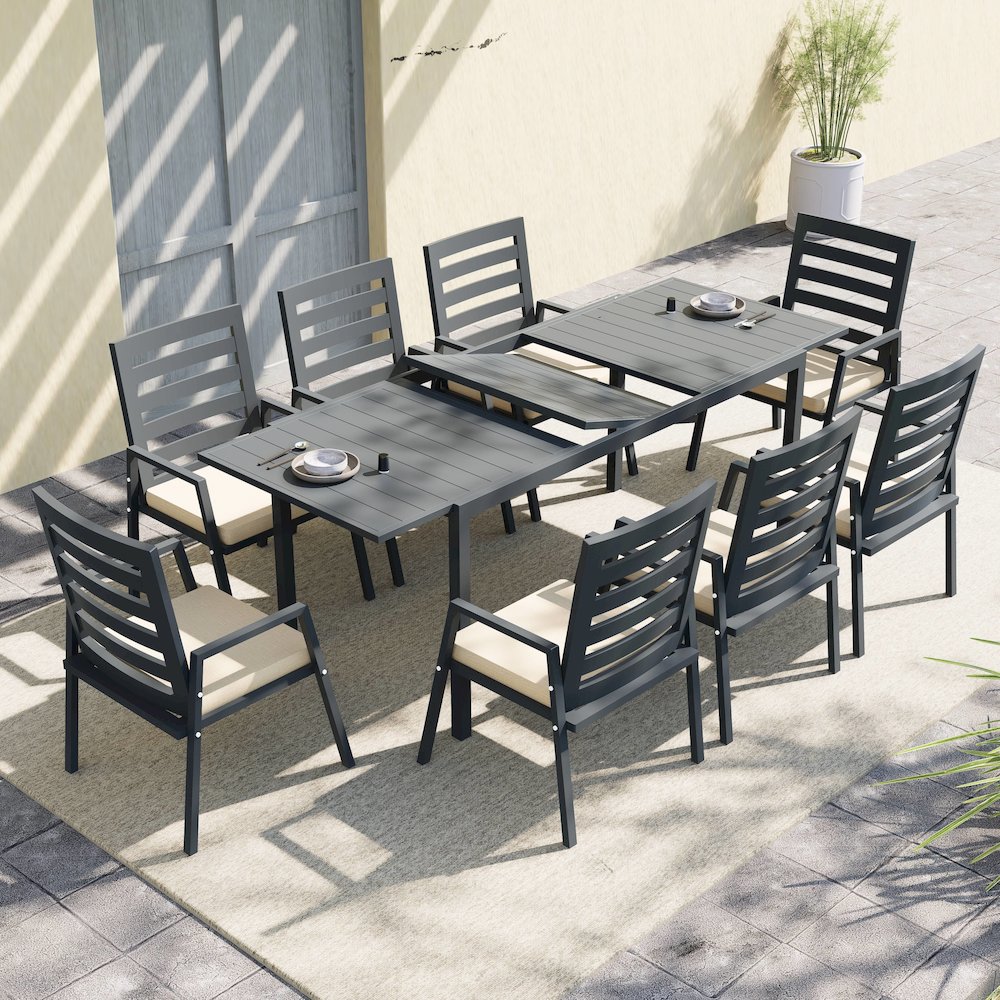 Marlin Extenable outdoor Dining Table 78-118 in Black