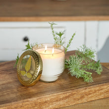Whit Currant Scented Soy Candle with Pressed Floral Lid 4.25"D
