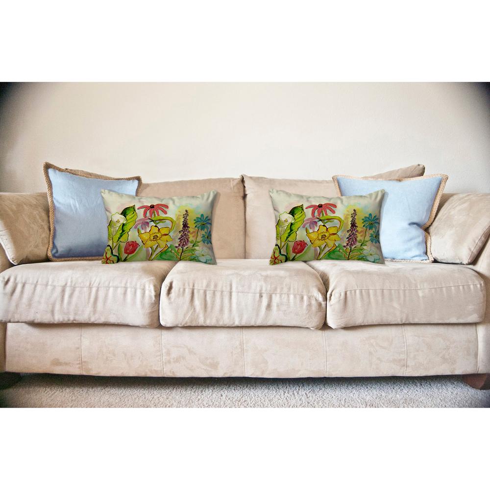 Betsy's Garden No Cord Pillow 16x20