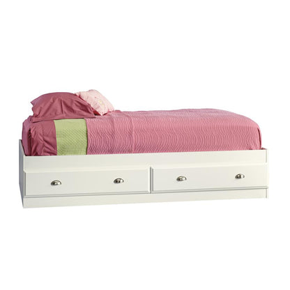 Shoal Creek Platform Bed, Soft White finish
