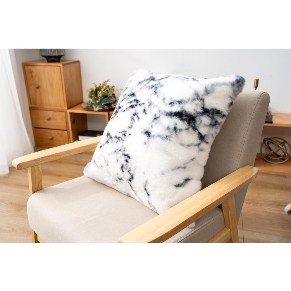 LUXURY  03  PILLOW MARBLE  20" X 20"