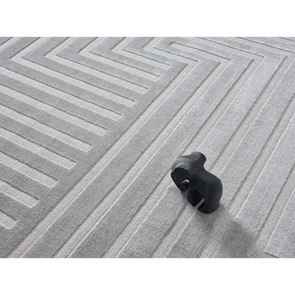 Nuevo 06 Modern Linear Chevron Area Rug – Gray