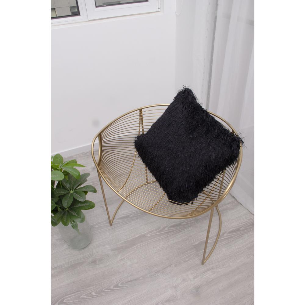 SHAGGY  PILLOW BLACK 17 20" x 20"