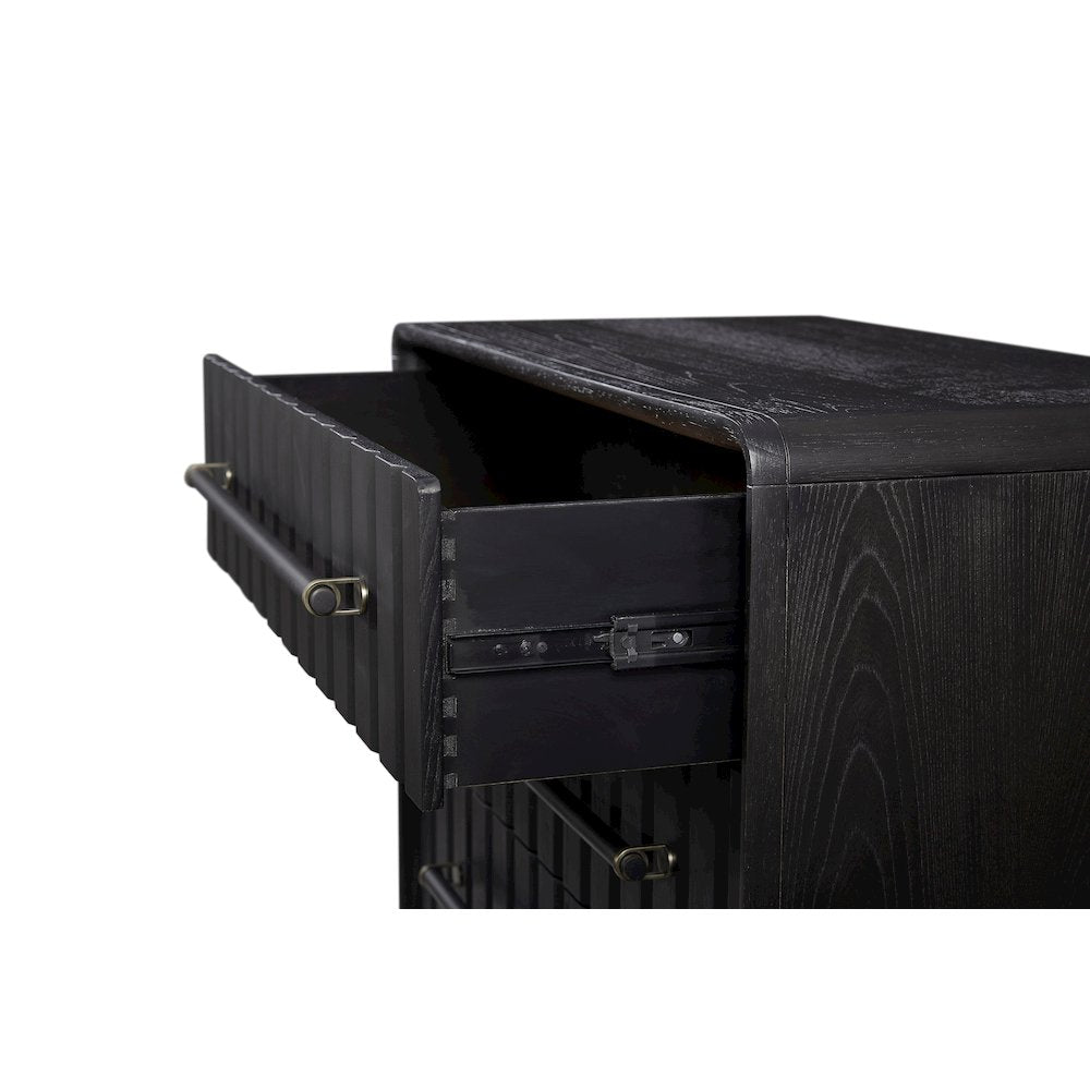 Aurora Bachelor Chest