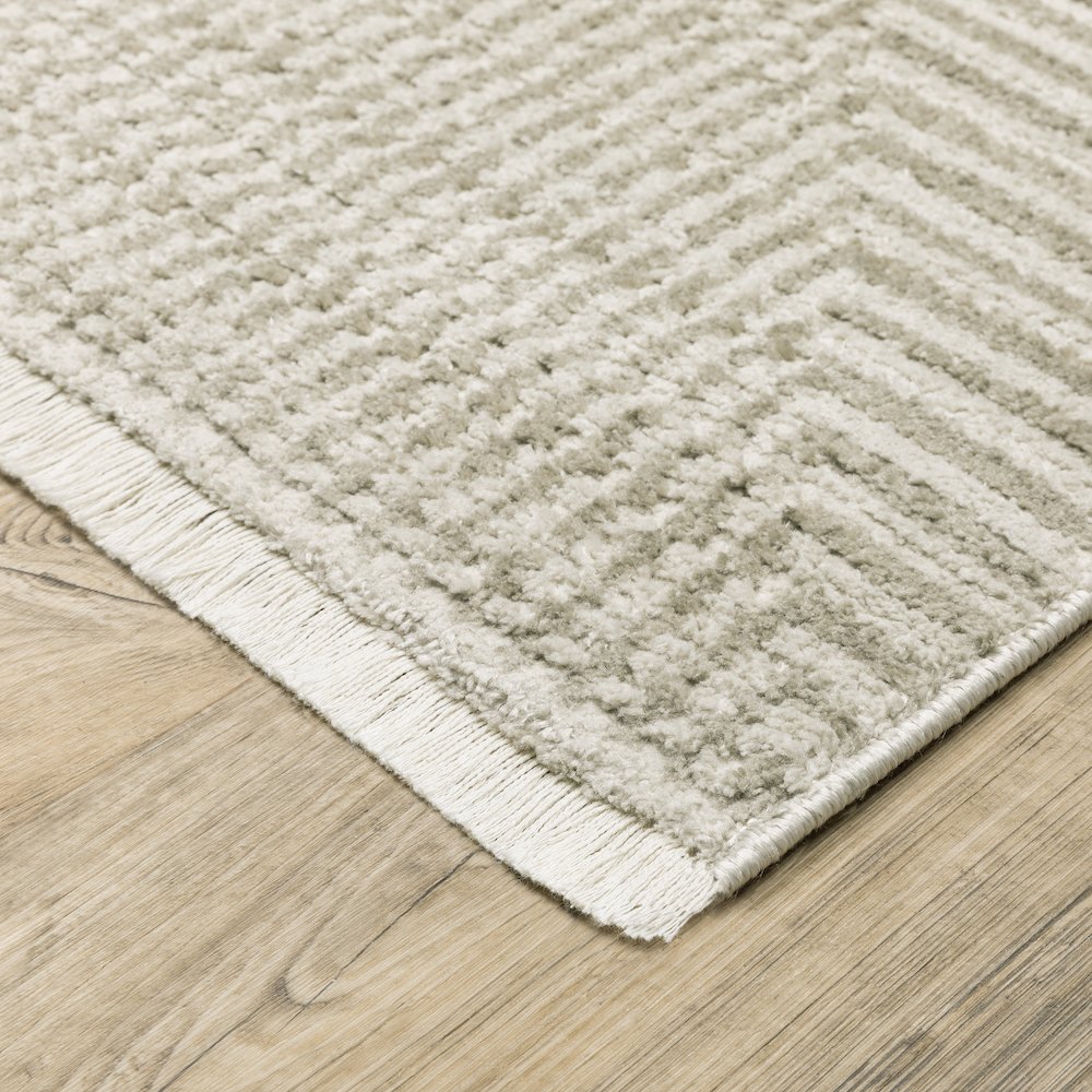 Bauer 4150E Beige/ Ivory Indoor Area Rug - 6'7" x 9'6"