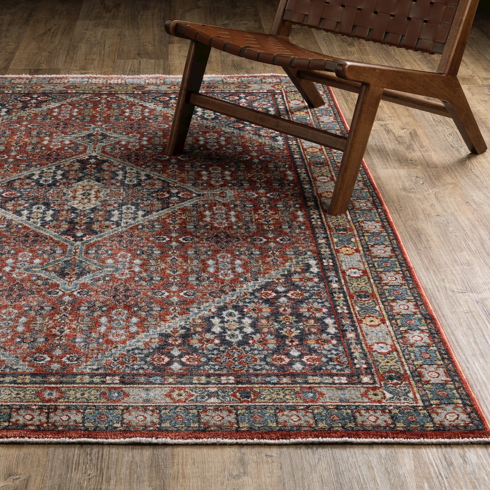 Eliana ELI06 Red/ Multi Indoor Area Rug - 3'3" x 5'