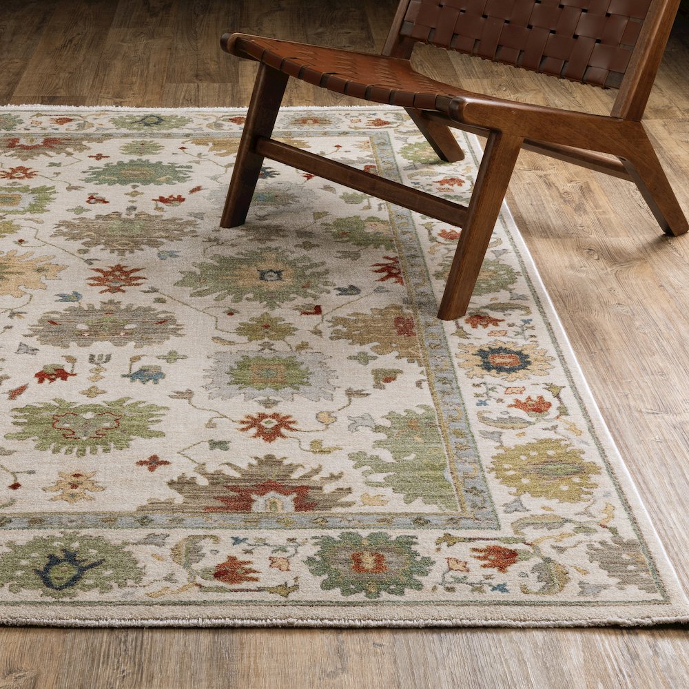Eliana ELI10 Ivory/ Multi Indoor Area Rug - 7'10" x 10'10"