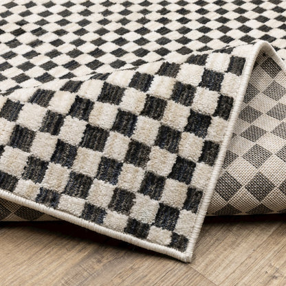Hunter HNT02 Black/ Ivory Indoor Area Rug - 5'3" x 7'6"