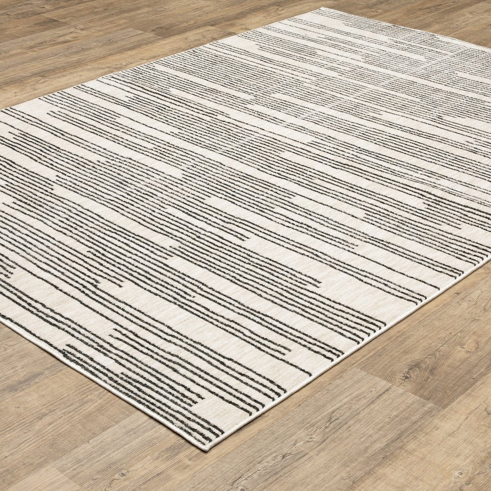 Hunter HNT04 Black/ Beige Indoor Area Rug - 5'3" x 7'6"