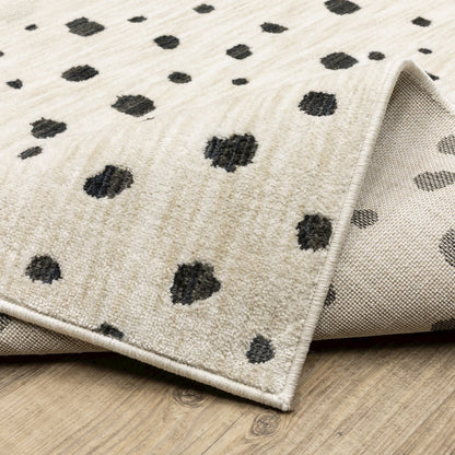 Hunter HNT09 Beige/ Black Indoor Area Rug - 6'7" x 9'6"