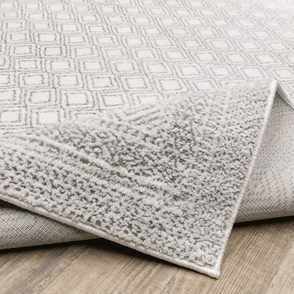 Montecito 094W8 White/ Grey Indoor Area Rug - 7'10" x 10'10"