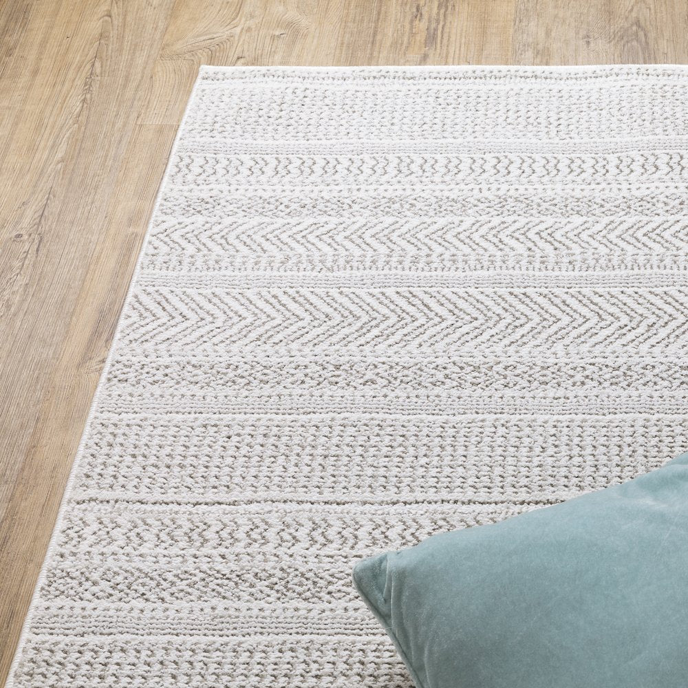 Montecito 4929E White/ Grey Indoor Area Rug - 2'3" x 7'6"