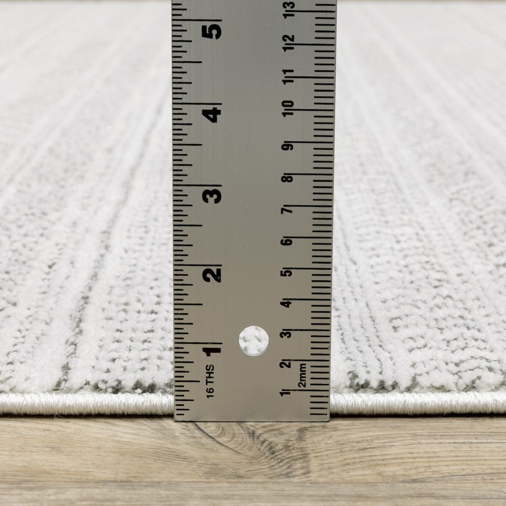 Montecito 4929E White/ Grey Indoor Area Rug - 2'3" x 7'6"