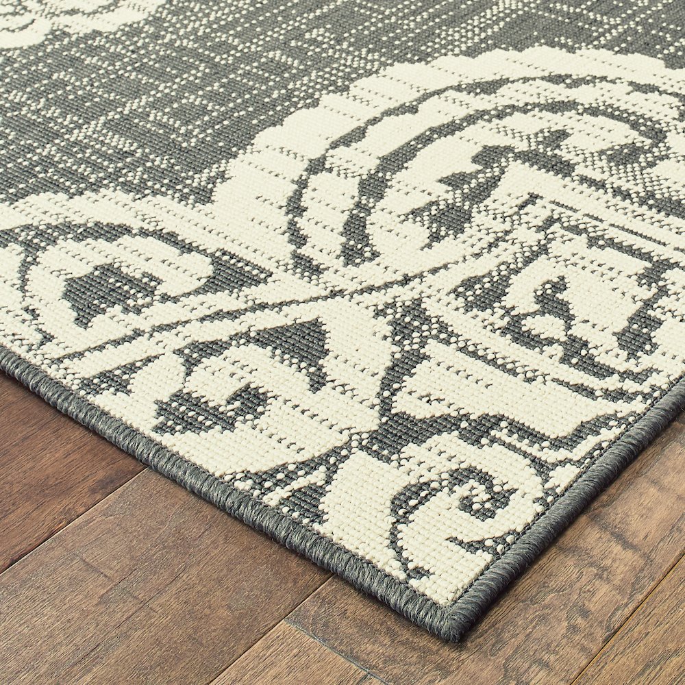 Marina 5929E Grey/ Ivory Indoor/Outdoor Area Rug - 7'10" Round