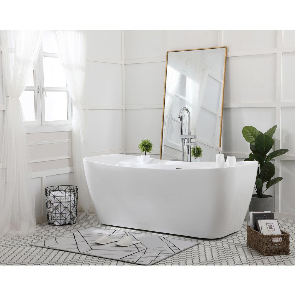 67 inch soaking bathtub in glossy white