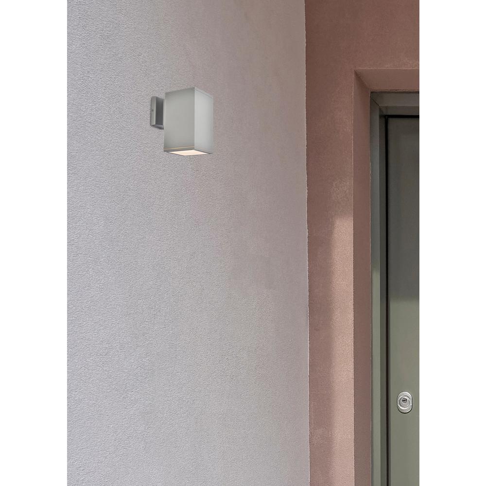 Raine Outdoor Wall in silver