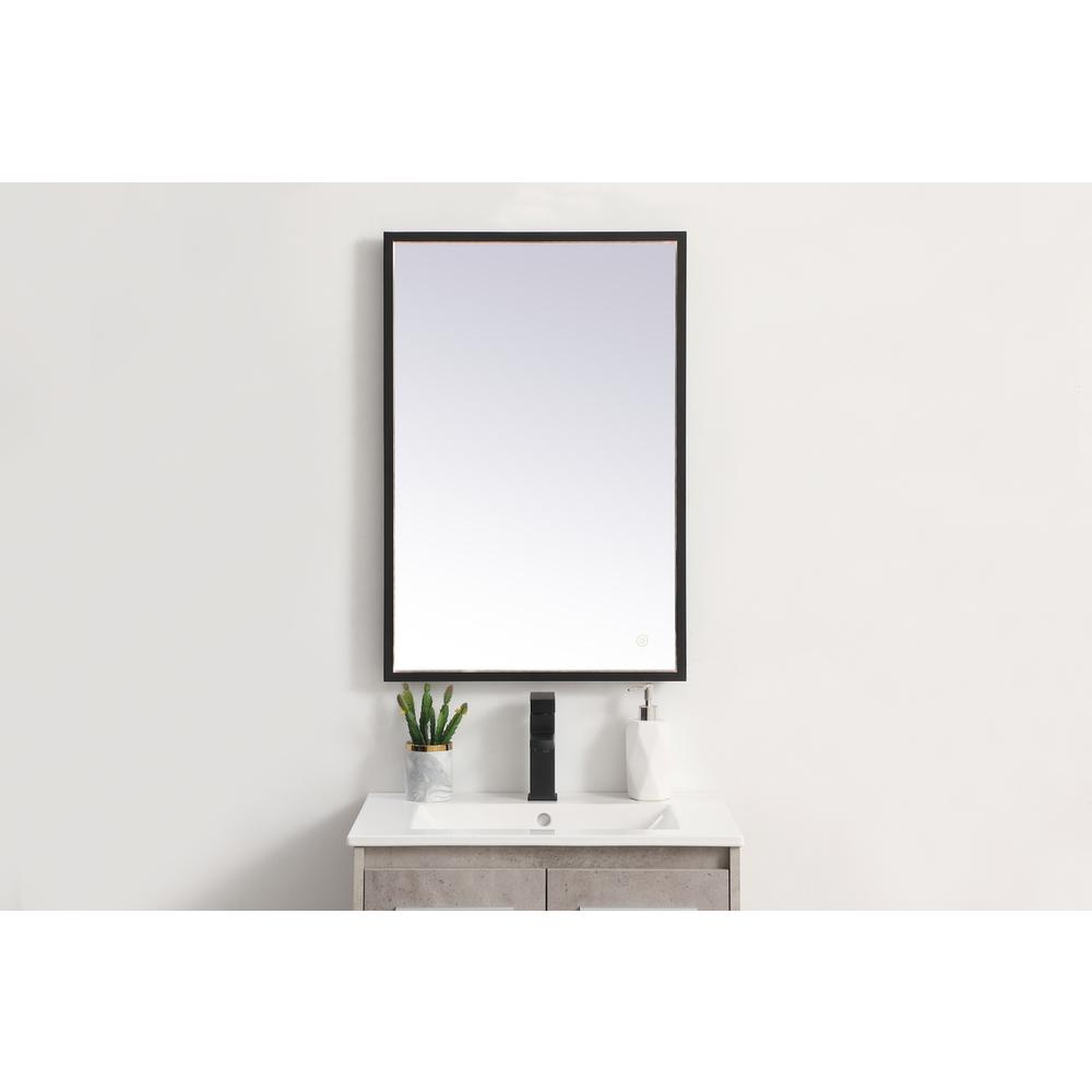 Pier 20x30 inch LED mirror with adjustable color temperature