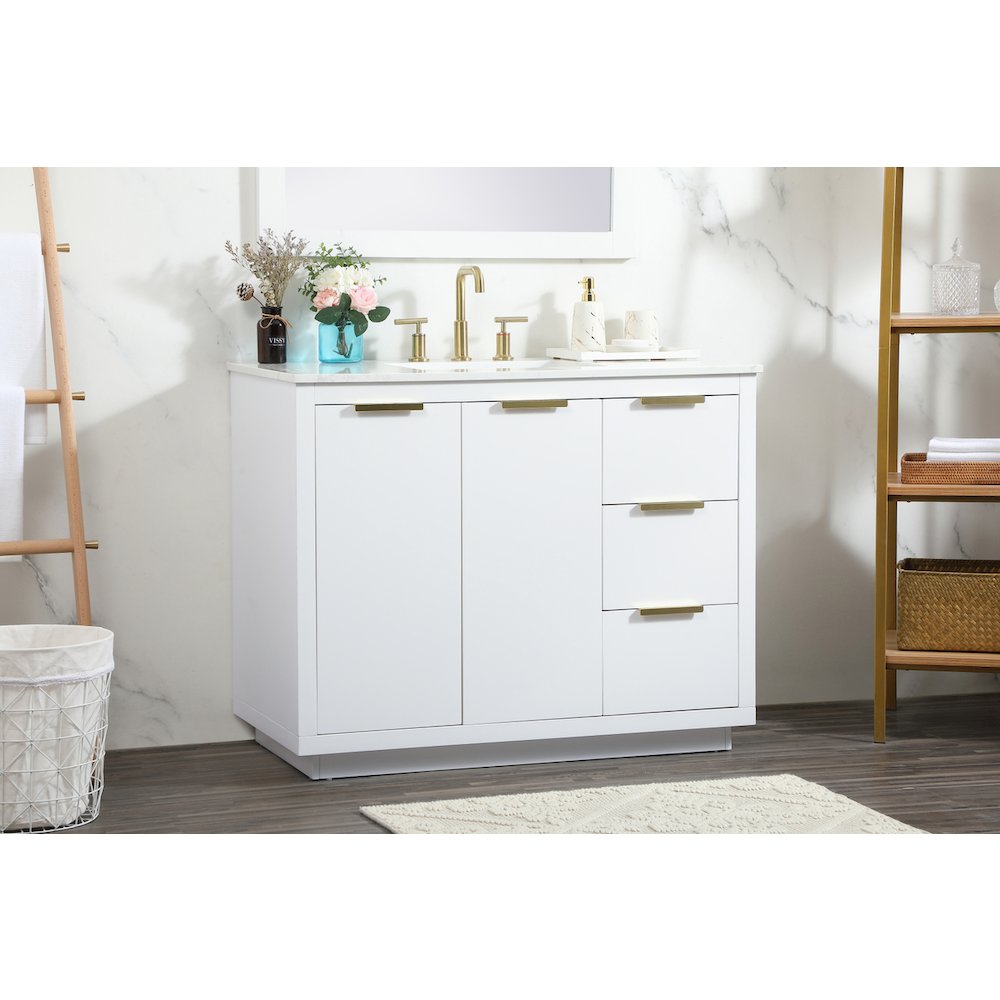 42 inch Single bathroom vanity in white