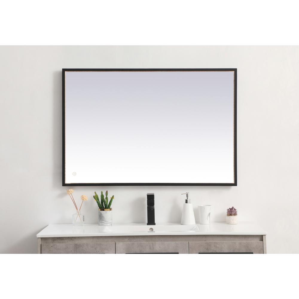Pier 27x40 inch LED mirror with adjustable color temperature
