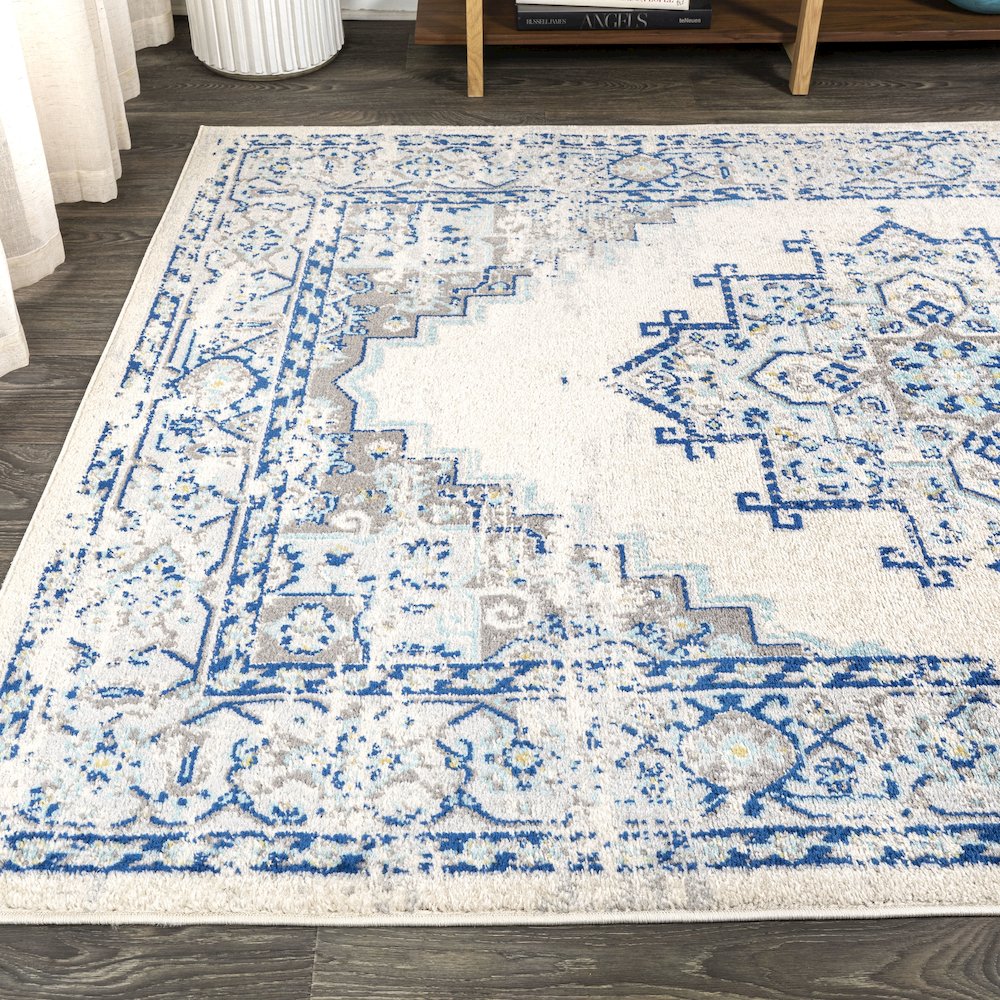 Inigo Cottage Medallion Area Rug
