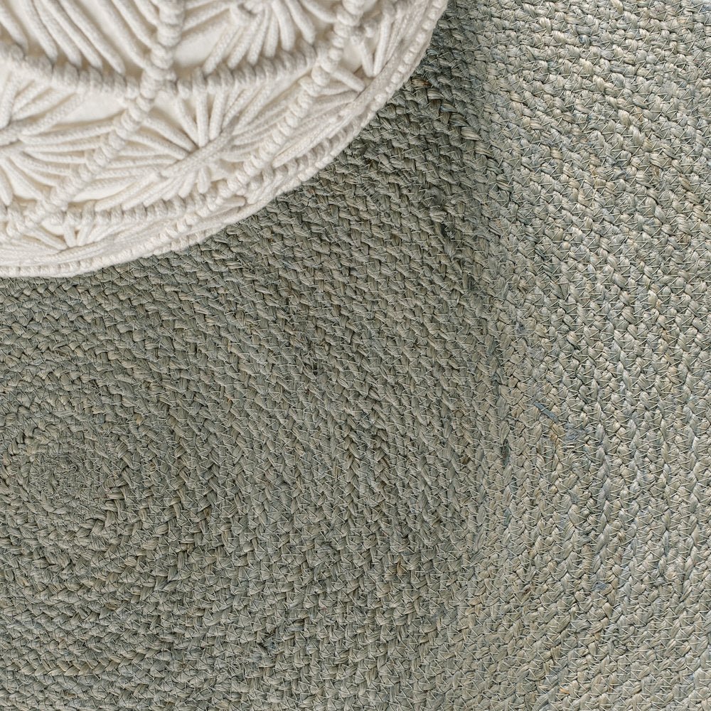 Zara Braided Coastal Cottage Round Jute Area Rug